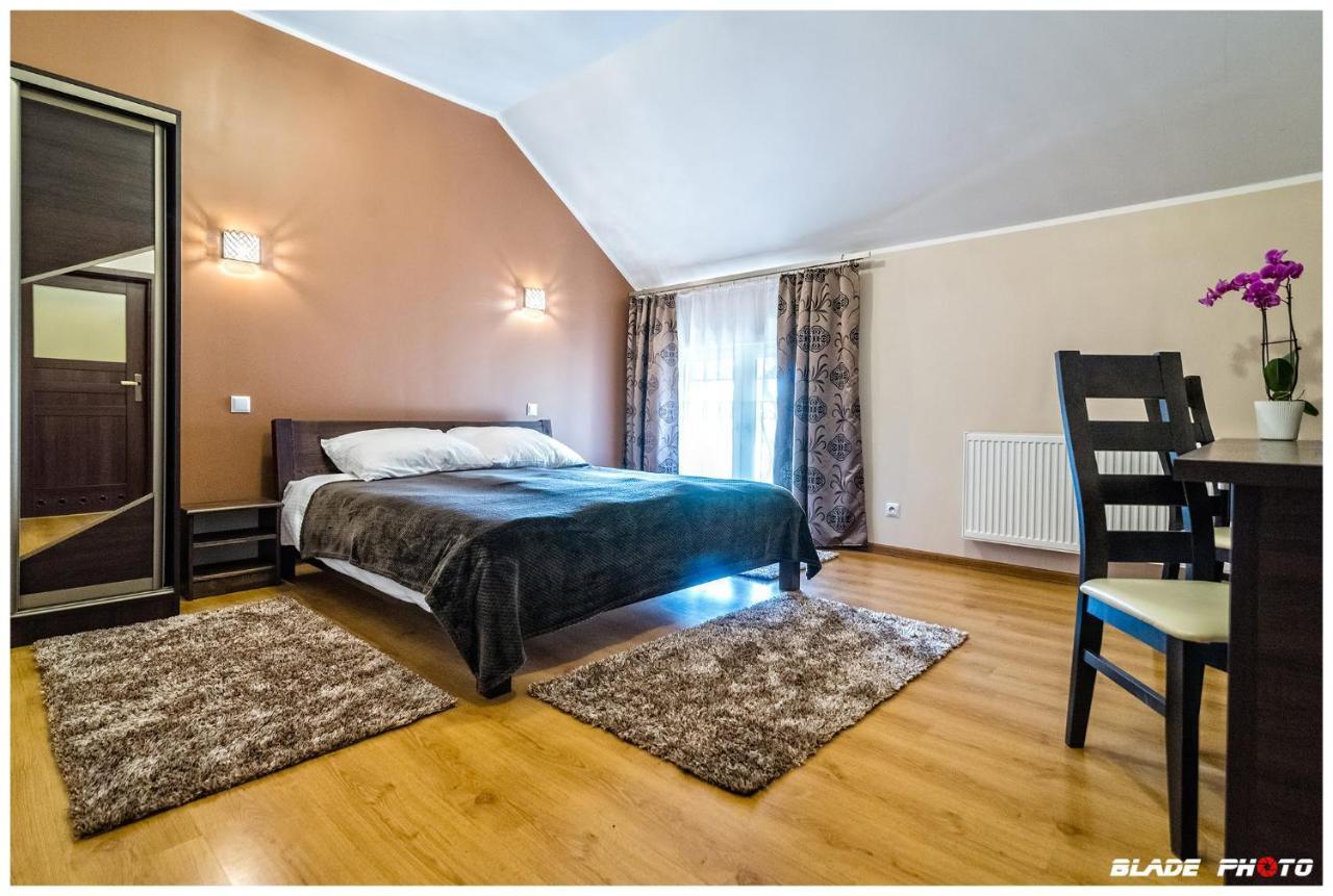 Hotel Warka Bagian luar foto