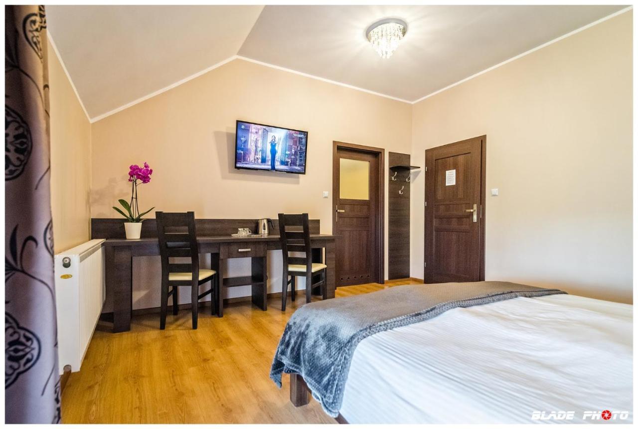 Hotel Warka Bagian luar foto