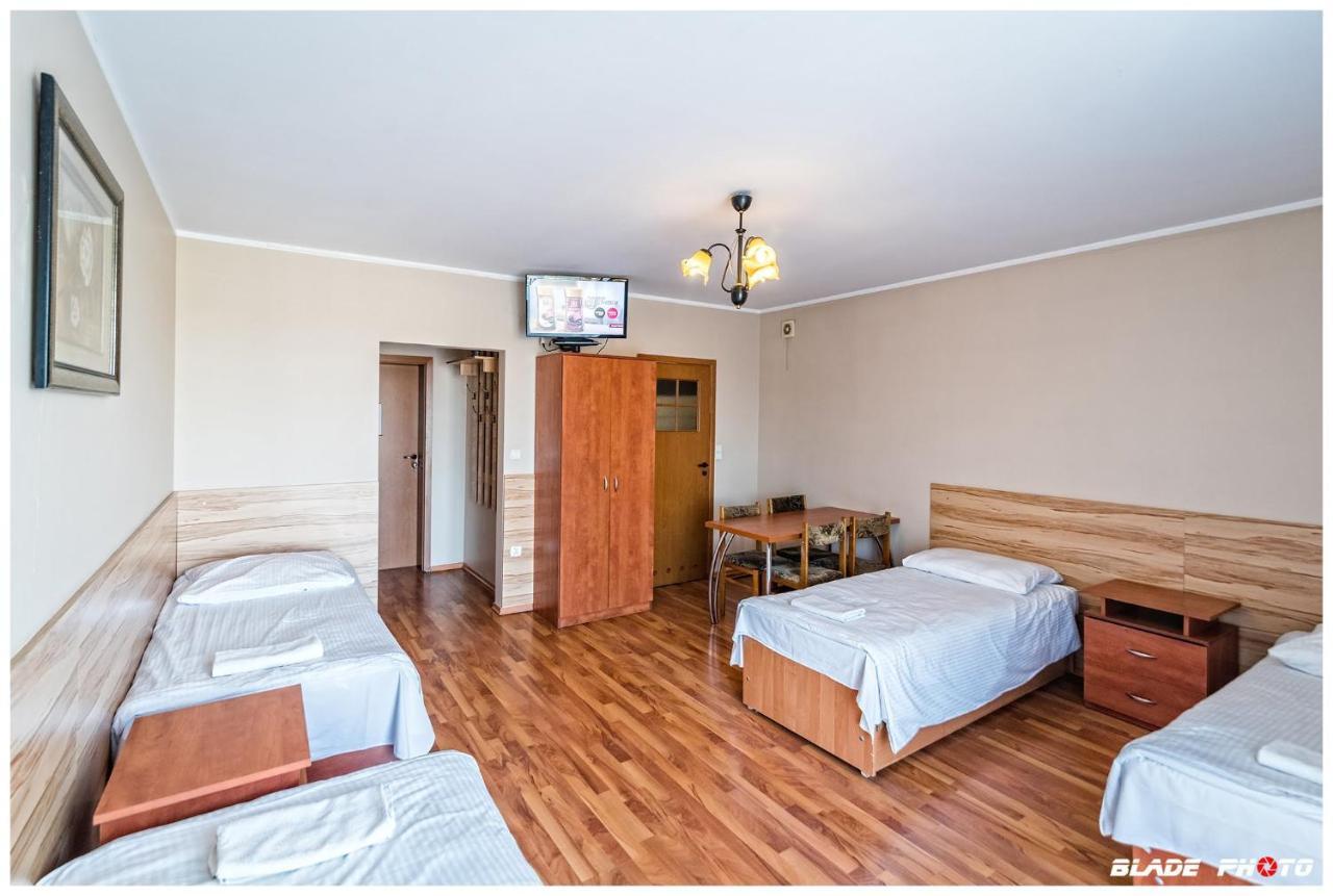 Hotel Warka Bagian luar foto