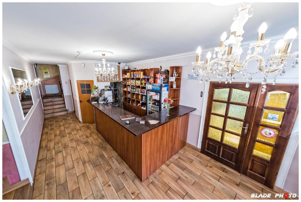 Hotel Warka Bagian luar foto